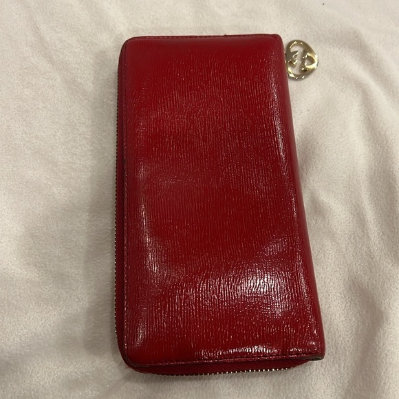 Authentic Gucci Interlocking Heart Zip Wallet - Picture 3 of 11